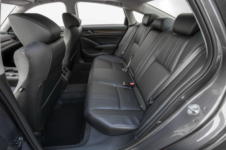 Интерьер Honda Accord Touring Hybrid 2017 года  (NA) (фото 141 из 170)